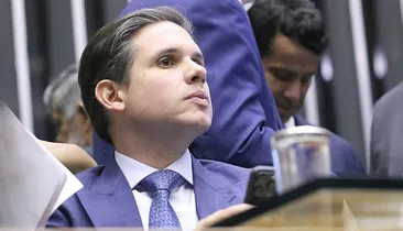 Dono da "Alfinetei" vira réu por suposta difamação contra Hugo Motta