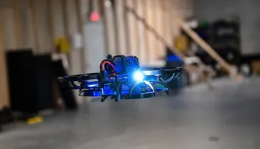 Drones armados são testados como resposta imediata a ataques em escolas