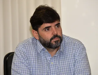 Adolpho Loyola detona "partidos de aluguel" e critica debandada para oposição - Imagem