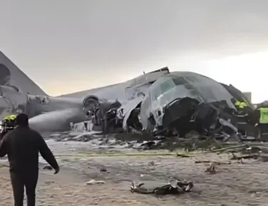 Avião militar sofre acidente na Bolívia e deixa 15 mortos - Imagem