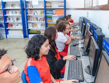 Bahia atinge 94,3% de escolas públicas conectadas a internet e supera média nacional - Imagem