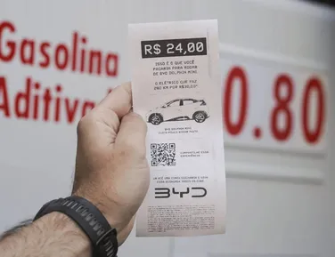 BYD faz surpresa e abastece 200 carros por R$ 0,80 o litro; entenda - Imagem