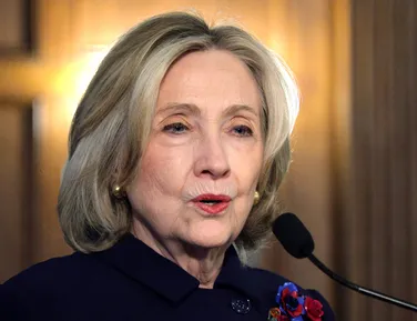 Caso Epstein: Hillary Clinton depõe nesta quinta a comissão dos EUA - Imagem