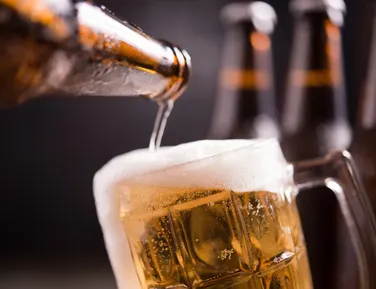 Cerveja pode ser causadora de dores nas articulações; entenda - Imagem