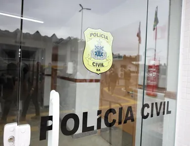 Criança de 2 anos morre afogada em piscina de casa na Bahia - Imagem