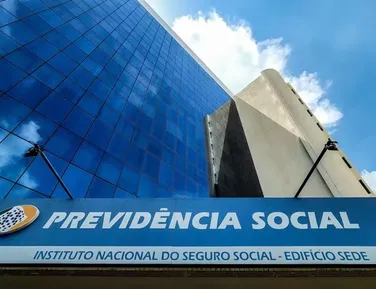 Décimo terceiro de aposentados: saiba quando o INSS começa a pagar - Imagem