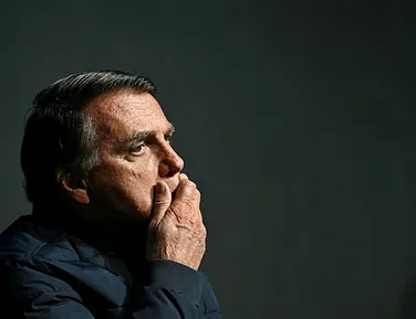 Dosimetria: Defesa de Bolsonaro planeja reduzir pena em pedido ao STF - Imagem