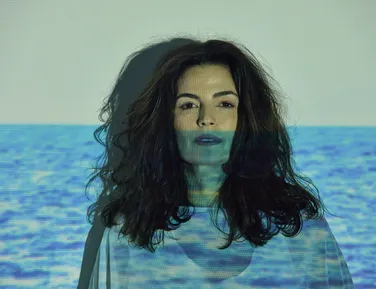 Emanuelle Araújo resgata axé dos anos 90 em álbum inspirado nas raízes baianas - Imagem