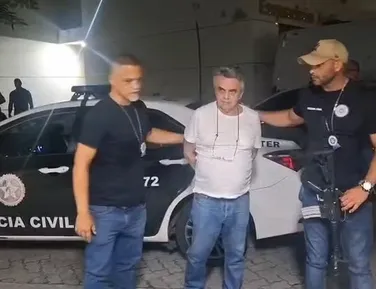 Ex-Globo, ator famoso de 75 anos é preso por estupro de vulnerável - Imagem