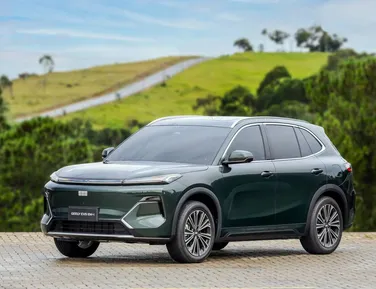 Geely lança SUV híbrido EX5 no Brasil com promessa de 1.300 km de autonomia - Imagem