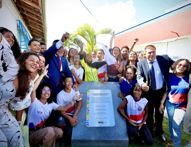 Governo da Bahia entrega obras e anuncia investimentos no interior - Imagem