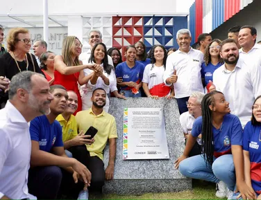 Governo da Bahia investe R$ 20 milhões e entrega dois colégios em Salvador - Imagem