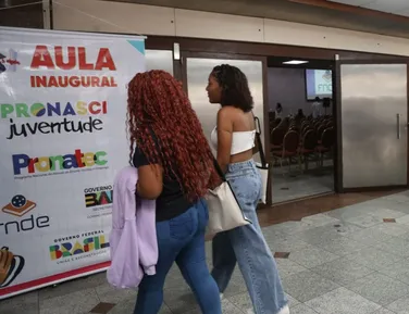 Governo lança 500 vagas de qualificação profissional para jovens de Salvador - Imagem
