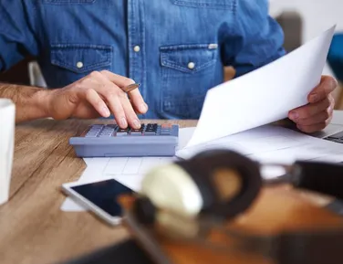 Governo Lula prepara plano para renegociar dívidas dos brasileiros - Imagem