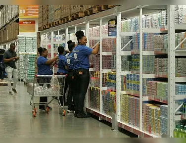 Grande rede de supermercados decide acabar com escala 6x1; saiba qual - Imagem