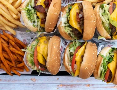 Grande rival do Burger King fecha as portas após décadas no mercado - Imagem