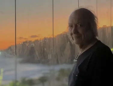 Herança de R$ 25 milhões gera guerra entre viúva e filhos de astro - Imagem