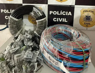 Homem é preso por furtar e vender fios e conectores da Coelba - Imagem