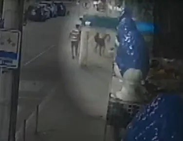 Homem em situação de rua é espancado enquanto dormia em Salvador - Imagem