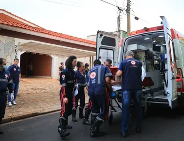 Idosa morre após ser resgatada com larvas na boca em casa de repouso - Imagem