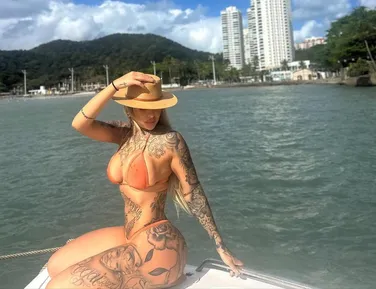 Influenciadora de 27 anos tem mal súbito e morre após fazer cirurgia - Imagem