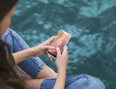 Influenciadora é atacada em posto por causa de roupa; veja vídeo - Imagem