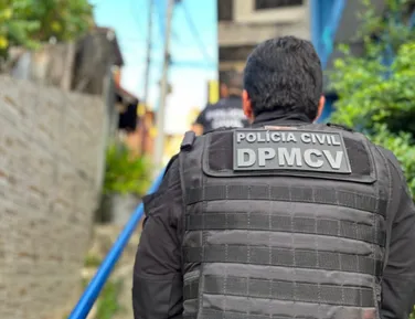 Jovem é preso suspeito de produzir conteúdo pornográfico infantil na Bahia - Imagem