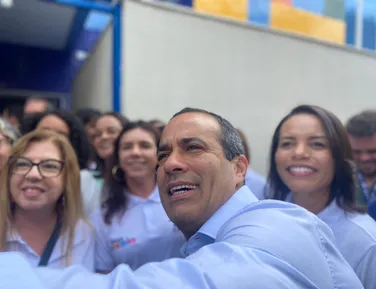 “Kit escolar mais completo do Brasil”, afirma Bruno Reis no início do ano letivo - Imagem