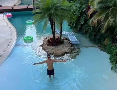 Mansão milionária de apresentador famoso tem "ilha particular"; veja - Imagem