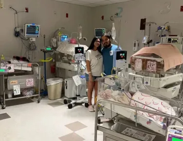 Mulher engravida de quadrigêmeas idênticas usando DIU - Imagem