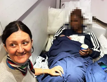 Mulher entra em trabalho de parto em avião e bebê nasce durante voo - Imagem