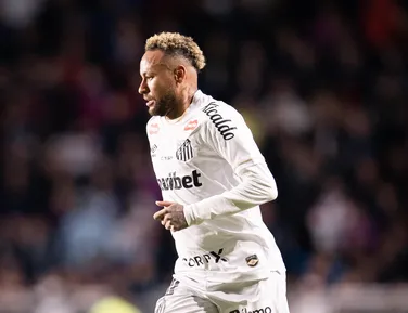 Neymar pode ser afetado por gramados sintéticos na Copa? Entenda - Imagem