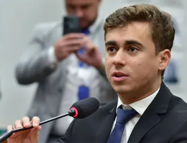 Nikolas Ferreira entra em discussão e ofende filho de Bolsonaro; veja - Imagem