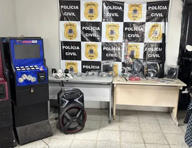 Operação apreende máquinas de jogos de azar e prende quatro pessoas - Imagem