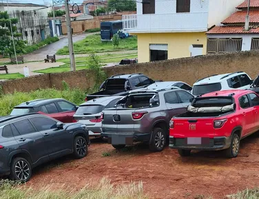 Operação recupera 11 veículos roubados e prende oito investigados - Imagem