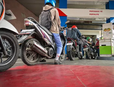 Petróleo supera US$ 120 o barril e já acende alerta para combustíveis - Imagem