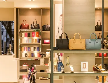 Queda brusca de público em shoppings acende alerta para lojistas - Imagem