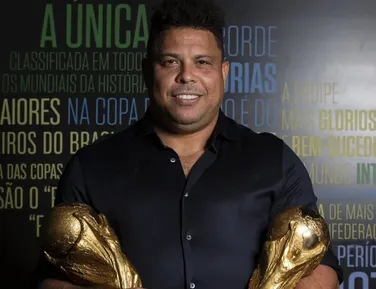 Ronaldo Fenômeno negocia para assumir SAF de clube brasileiro - Imagem