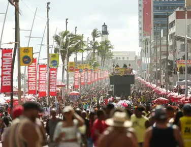 Salvador tem faturamento bilionário com turismo no primeiro semestre - Imagem