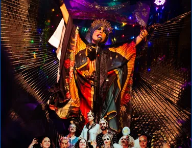 Show ‘Santo Seio’, de mãeana, ocupa o palco do Sesc Casa do Comércio - Imagem