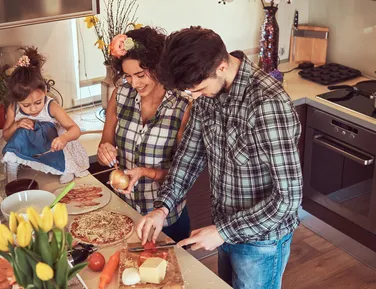Tem filhos? Vilarejo oferece moradia gratuita e trabalho para famílias - Imagem