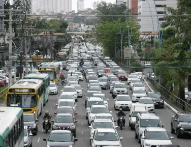 Uber e 99 na Bahia: guerra e combustíveis podem deixar corridas mais caras - Imagem