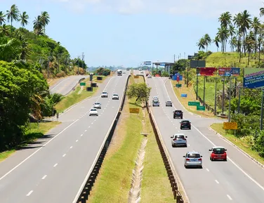 Vai viajar no 1º de maio? Saiba como evitar filas nas rodovias baianas - Imagem