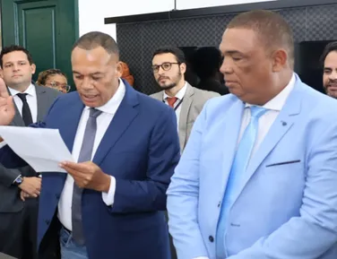 Vereadores assumem mandatos em Salvador após mudanças na Câmara - Imagem