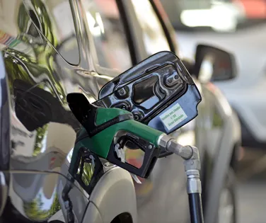 Acelen vai ter que explicar aumento no preço dos combustíveis na Bahia - Imagem