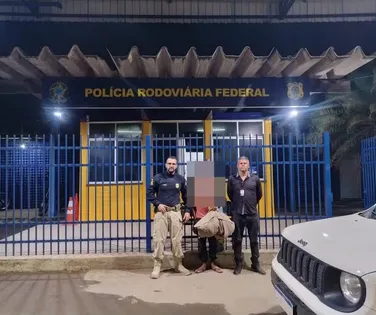 Adolescente aprende a dirigir online e viaja para encontrar garota do Roblox - Imagem