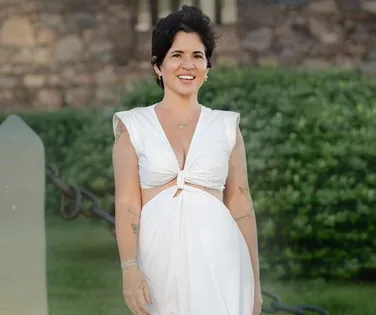 Adriana Oliveira revela bastidores do jornalismo em seu primeiro livro - Imagem