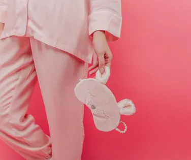 Aeroporto incita proibição de pessoas de pijamas durante voos - Imagem