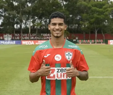 Alvo do Vitória recebe proposta de gigante da Série A e agita janela - Imagem