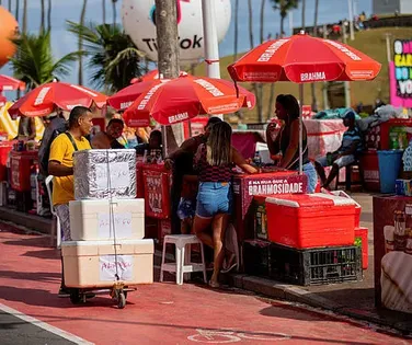 Ambulantes, motoristas e artesãos terão acesso a crédito de R$ 21 mil - Imagem